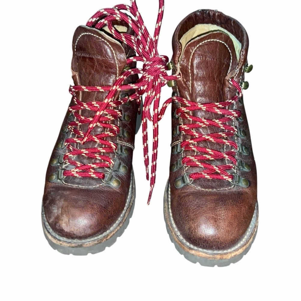 Frye Billy Short ankle western boot in brown/redwood leather, size 8.5 B